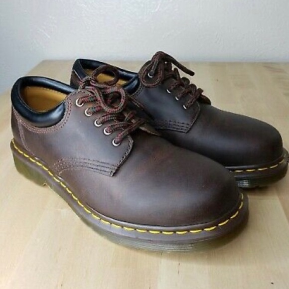Dr. Martens Other - Dr. Martens 5 eye padded collar oxford in Gaucho